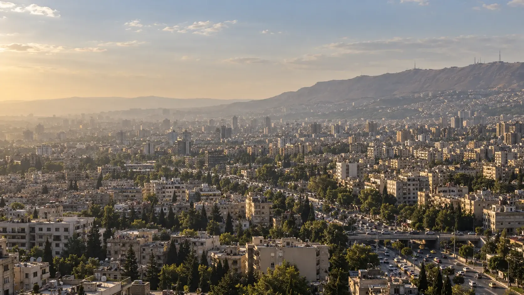 Perfil urbano de Damasco, Siria — centro administrativo, comercial y residencial de la capital